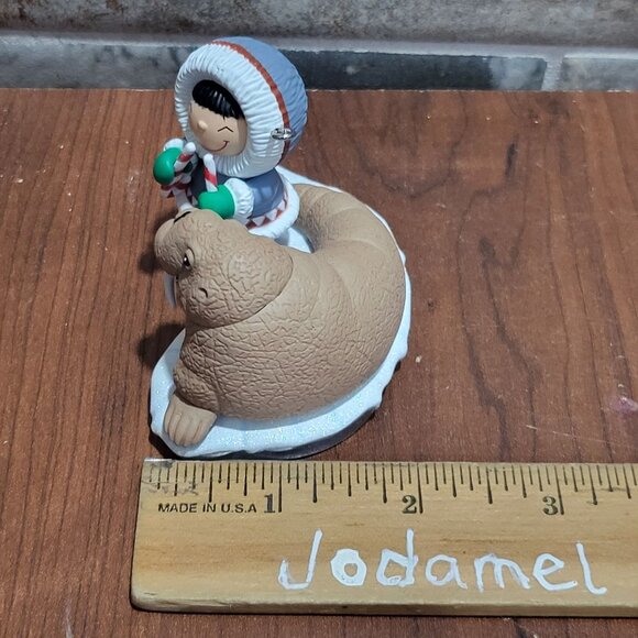Hallmark Frosty Friends 2011 Eskimo Walrus Christmas Ornament - Picture 10 of 13
